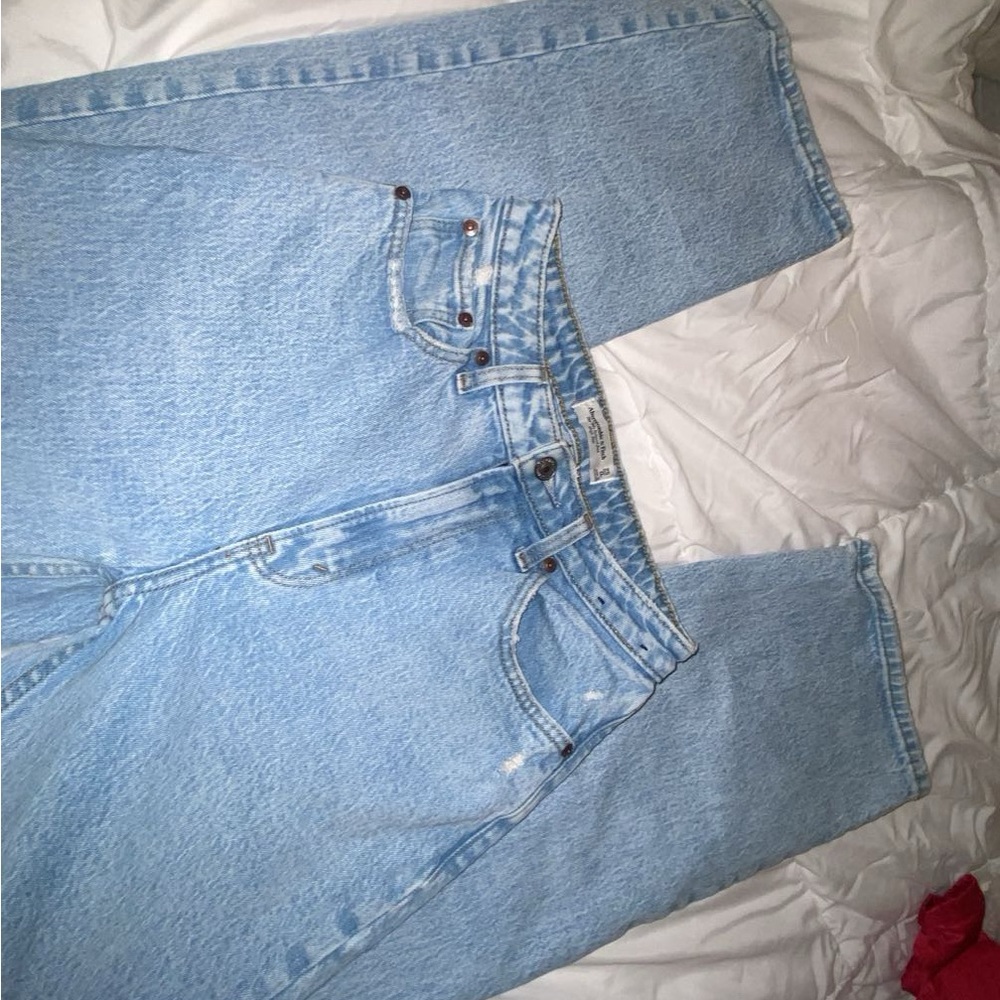 Abercrombie and Fitch 90s relaxed, high-rise jean